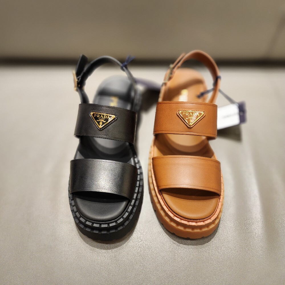 [아울렛] 프라다 삼각로고 여성 가죽 샌들 1X1040