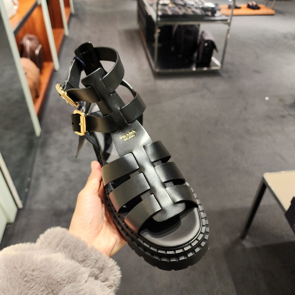 [아울렛] 프라다 글레디에이터 스트랩 여성 샌들 1X924N