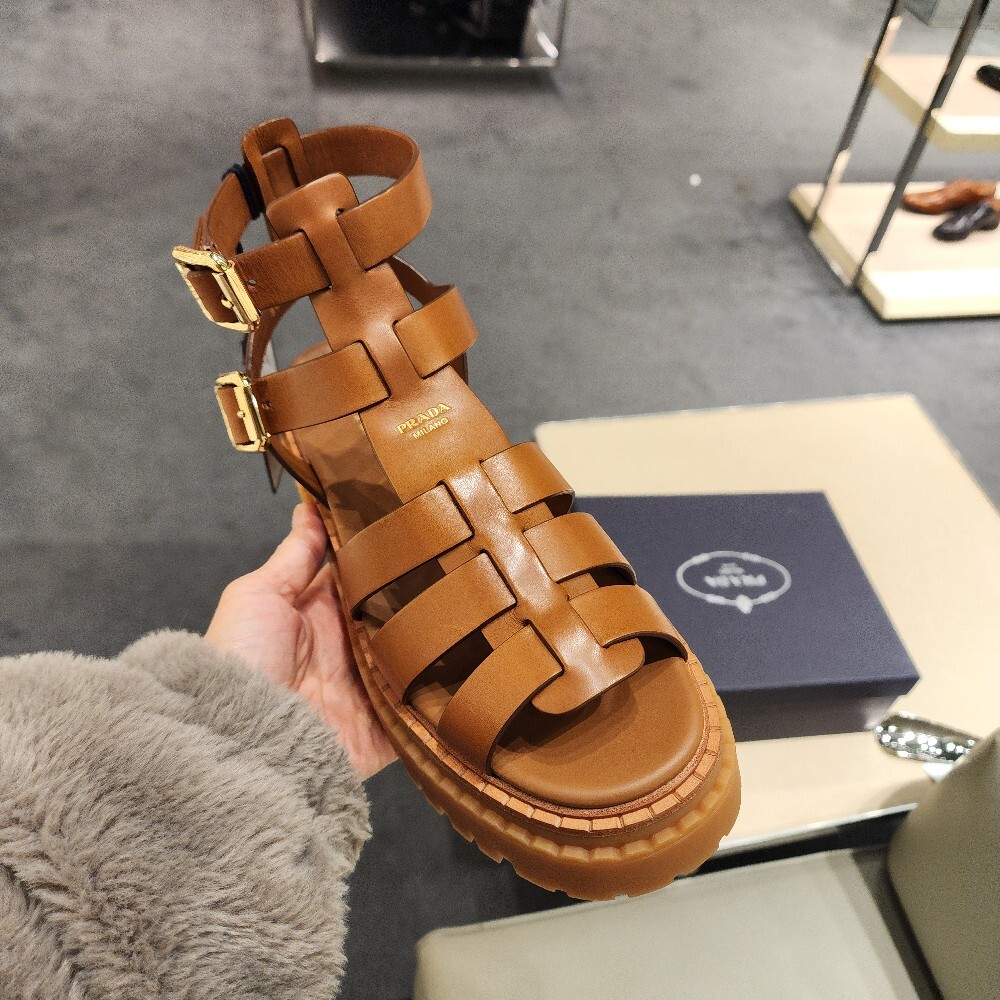 [아울렛] 프라다 글레디에이터 스트랩 여성 샌들 1X924N