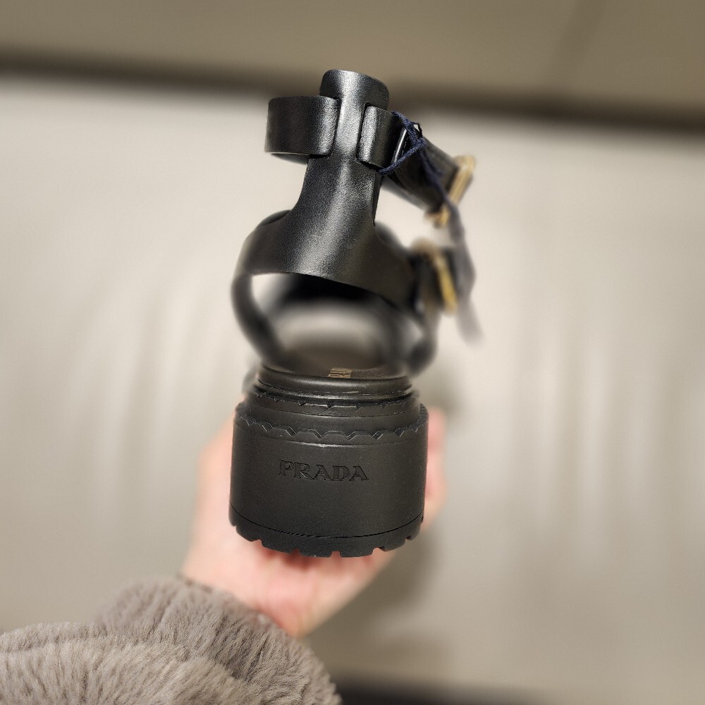 [아울렛] 프라다 글레디에이터 스트랩 여성 샌들 1X924N