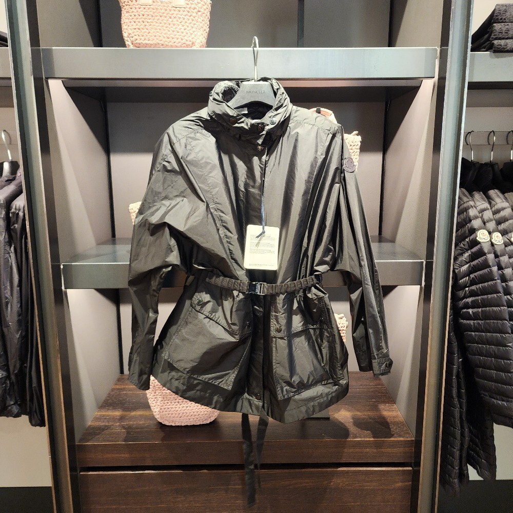 [아울렛] 몽클레르 CELENO 여성 경량 패딩 조끼 바람막이 자켓 J10931A00041 597G0