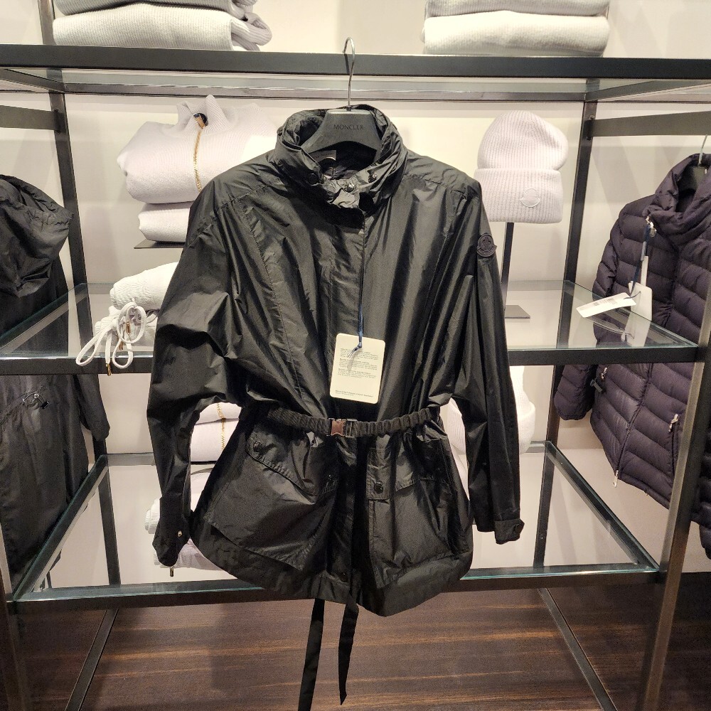 [아울렛] 몽클레르 CELENO 여성 경량 패딩 조끼 바람막이 자켓 J10931A00041 597G0