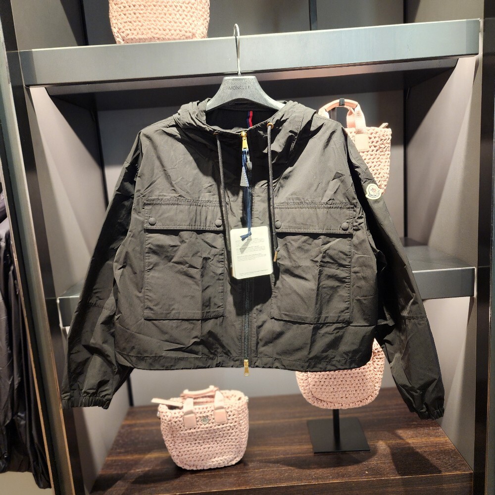 [아울렛] 몽클레르 SAUVAN 여성 바람막이 자켓 K10931A00110 549P3