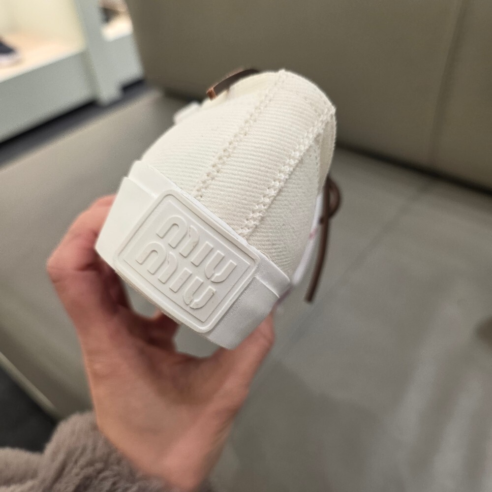 [아울렛] 미우미우 로고 데님 워시 여성 스니커즈 5E384E