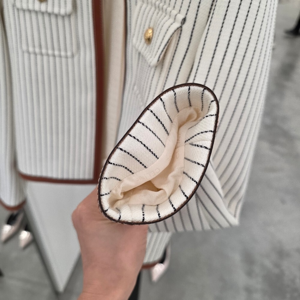 [아울렛] 셀린느 스트라이프 첼시 여성 자켓 2V86S957W.01KC