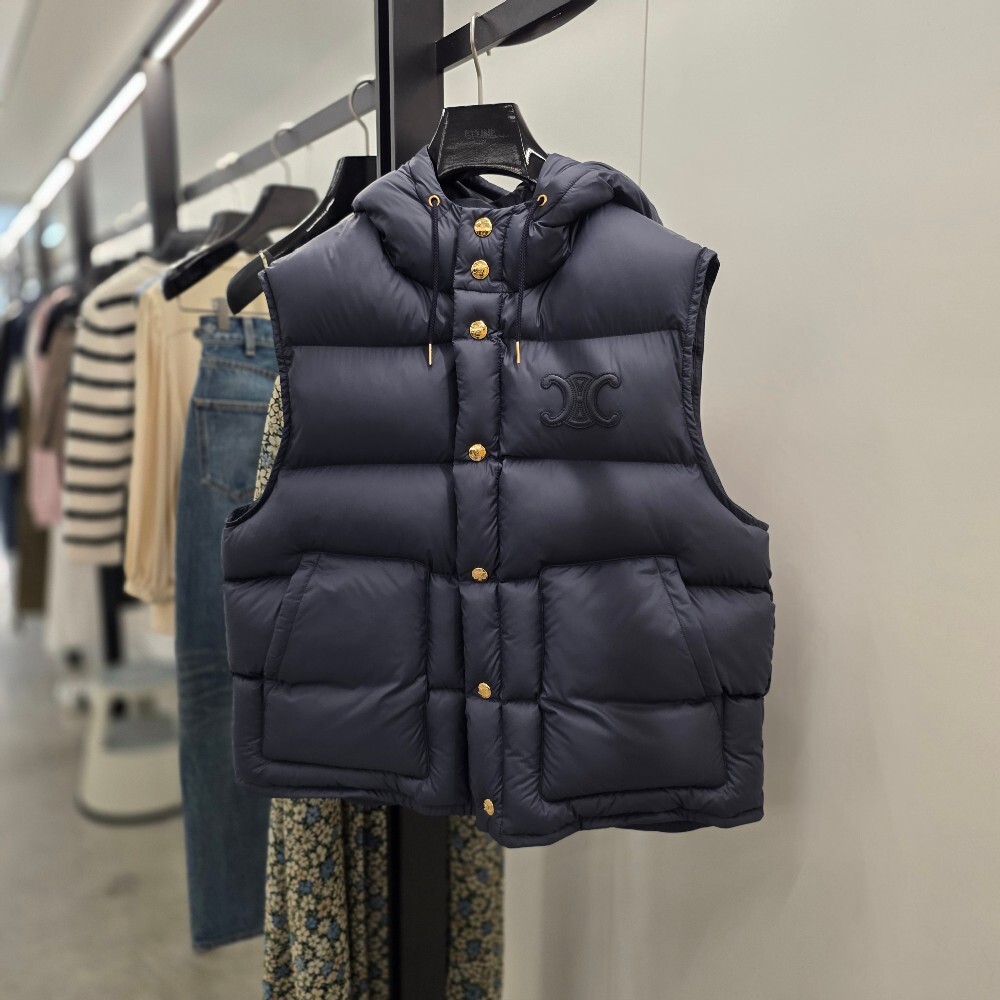 [아울렛] 셀린느 트리옹프 나일론 패딩 조끼 2W23B906V.07MR