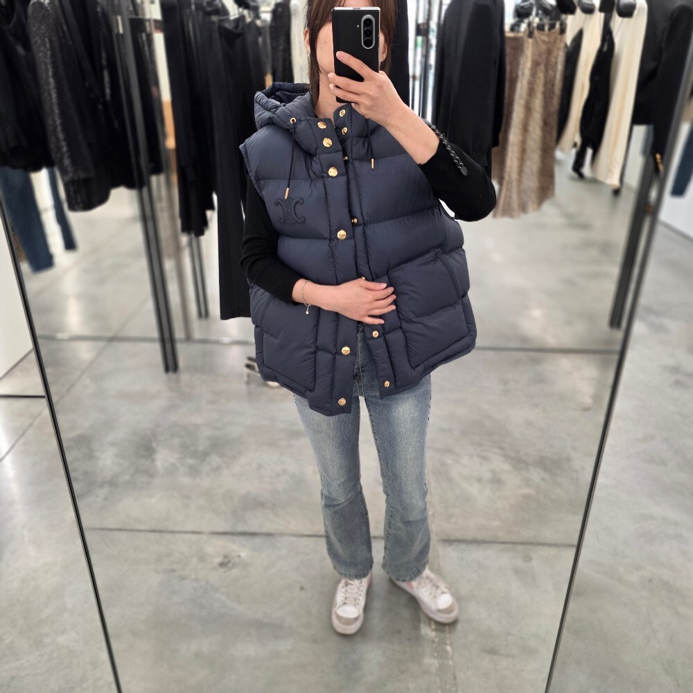 [아울렛] 셀린느 트리옹프 나일론 패딩 조끼 2W23B906V.07MR