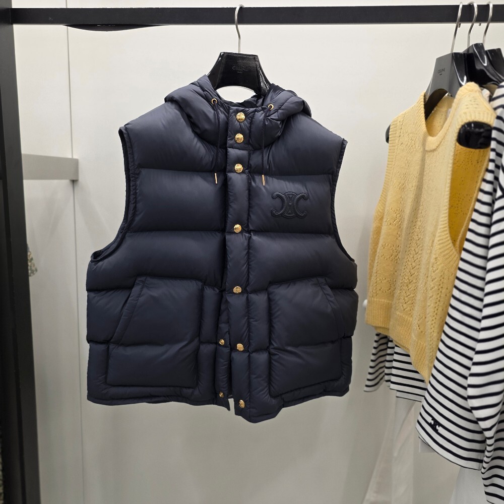 [아울렛] 셀린느 트리옹프 나일론 패딩 조끼 2W23B906V.07MR