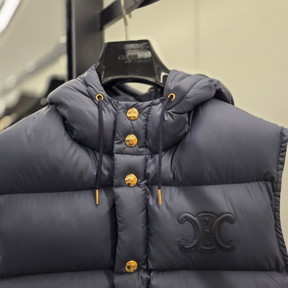 [아울렛] 셀린느 트리옹프 나일론 패딩 조끼 2W23B906V.07MR