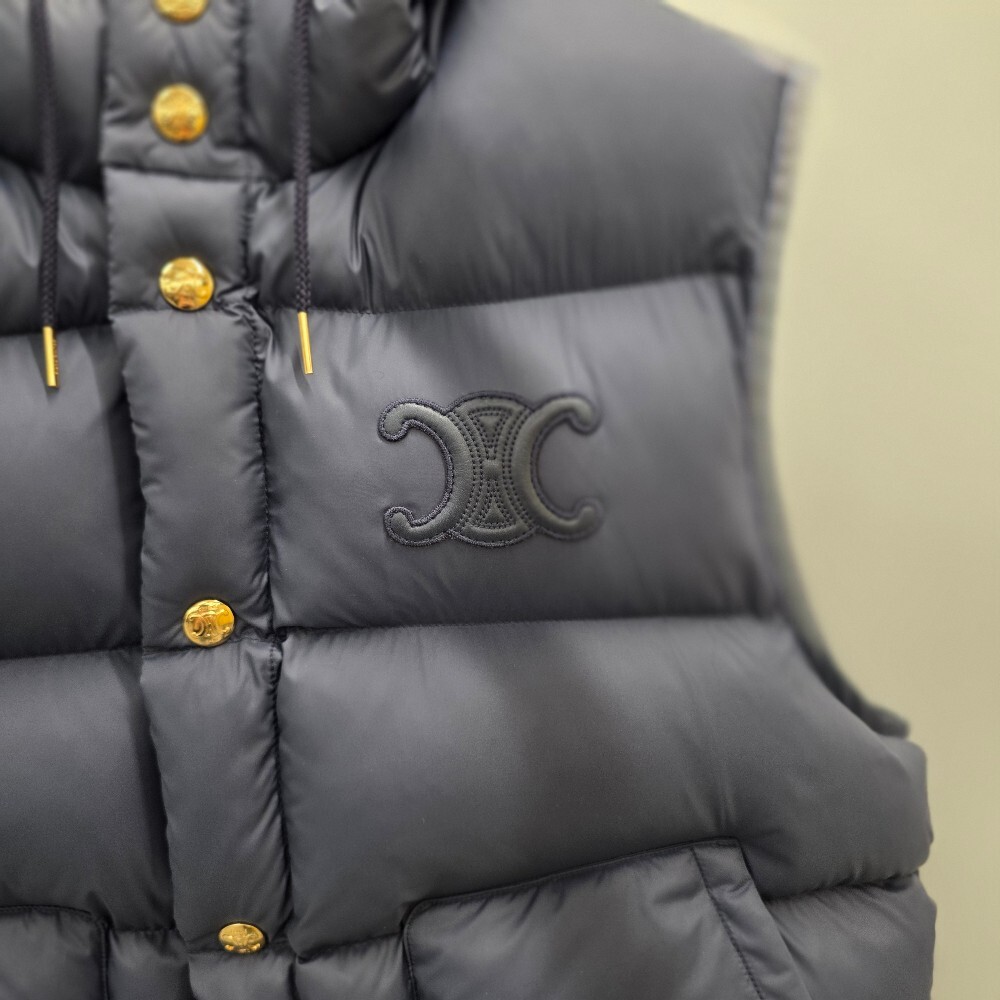 [아울렛] 셀린느 트리옹프 나일론 패딩 조끼 2W23B906V.07MR