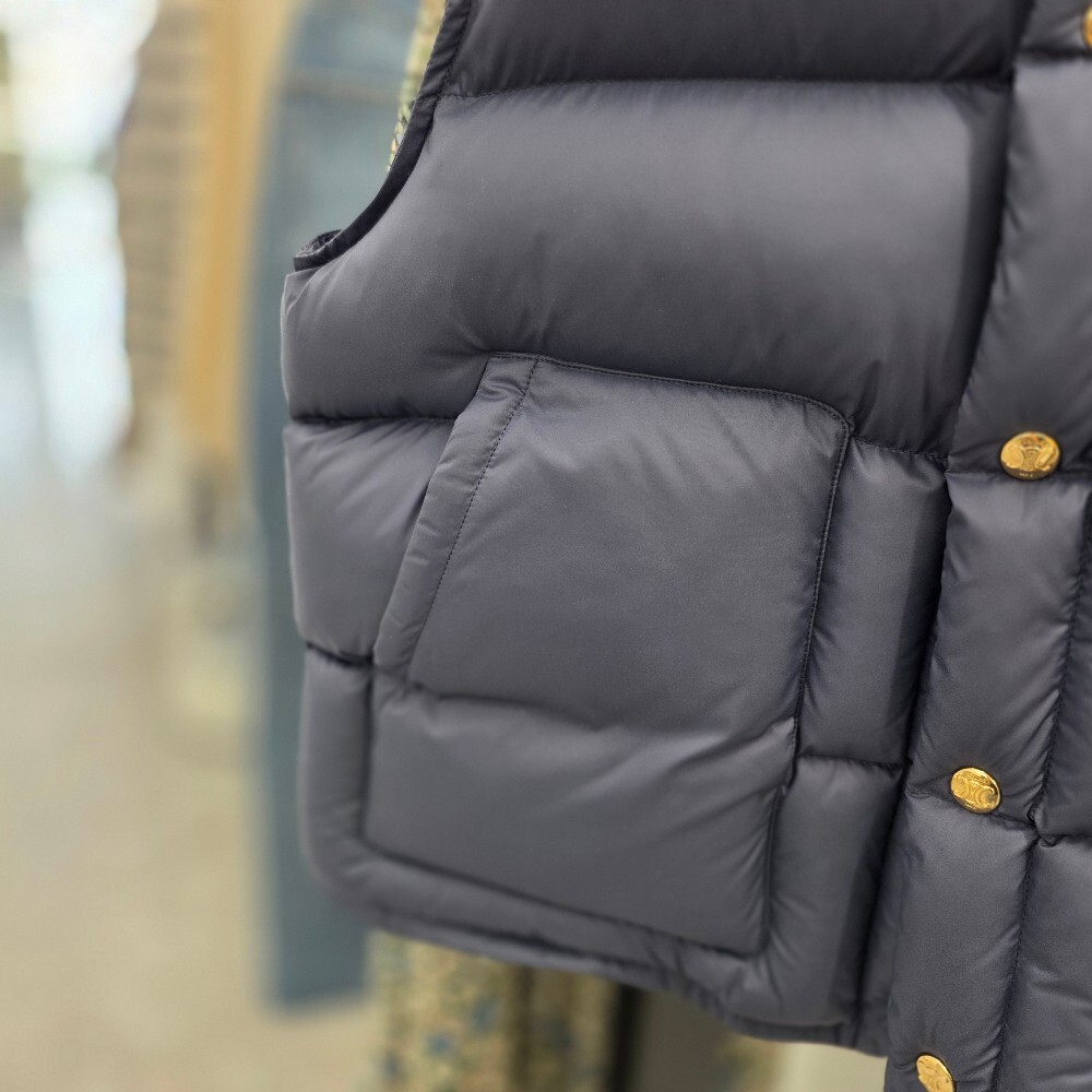 [아울렛] 셀린느 트리옹프 나일론 패딩 조끼 2W23B906V.07MR