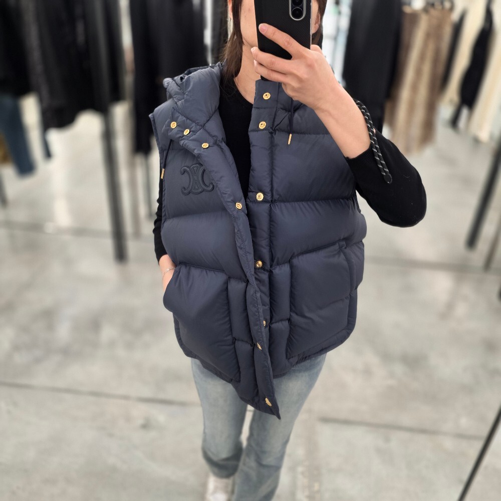 [아울렛] 셀린느 트리옹프 나일론 패딩 조끼 2W23B906V.07MR