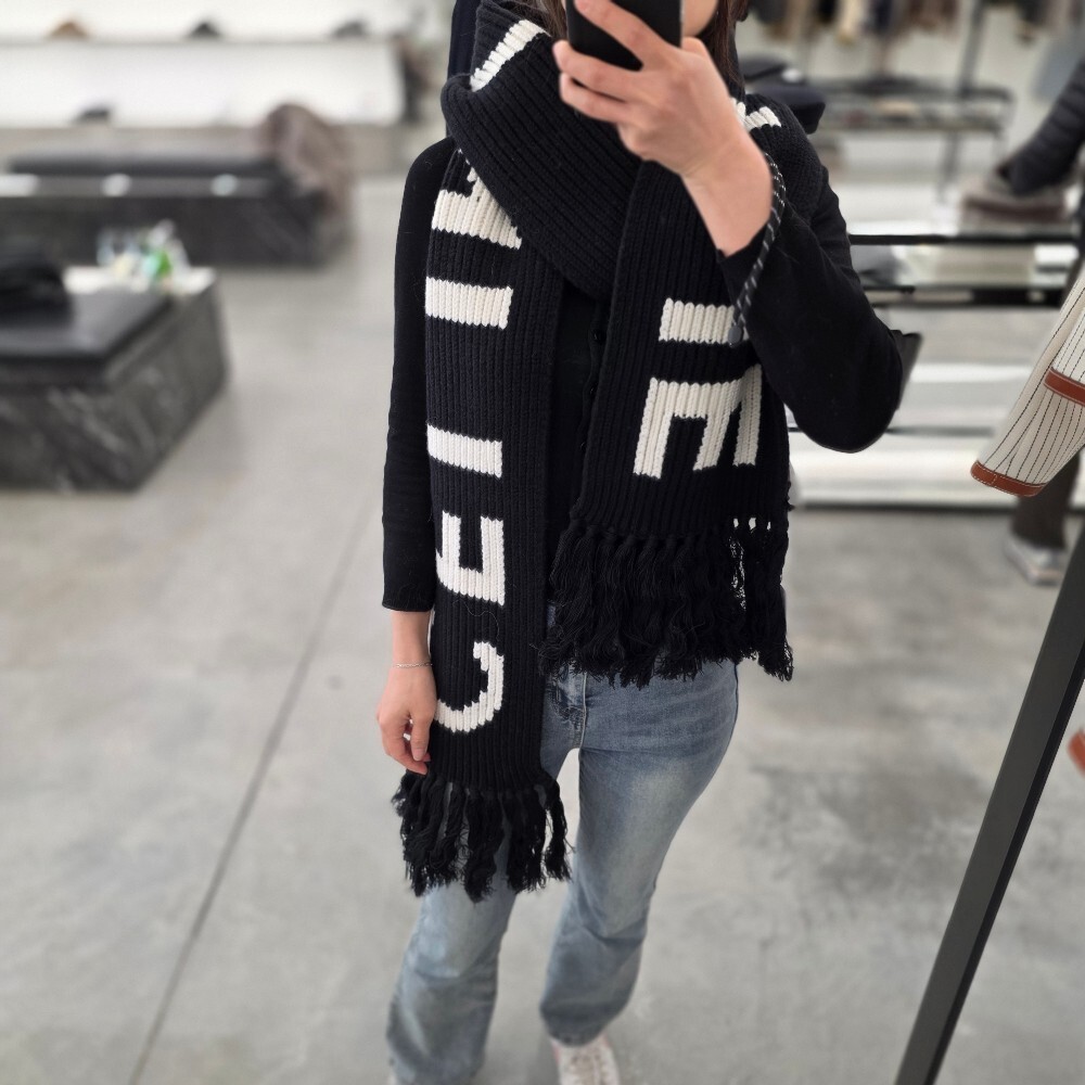 [아울렛] 셀린느 로고울 프린지 롱 머플러 2ADAT346Y.38EC