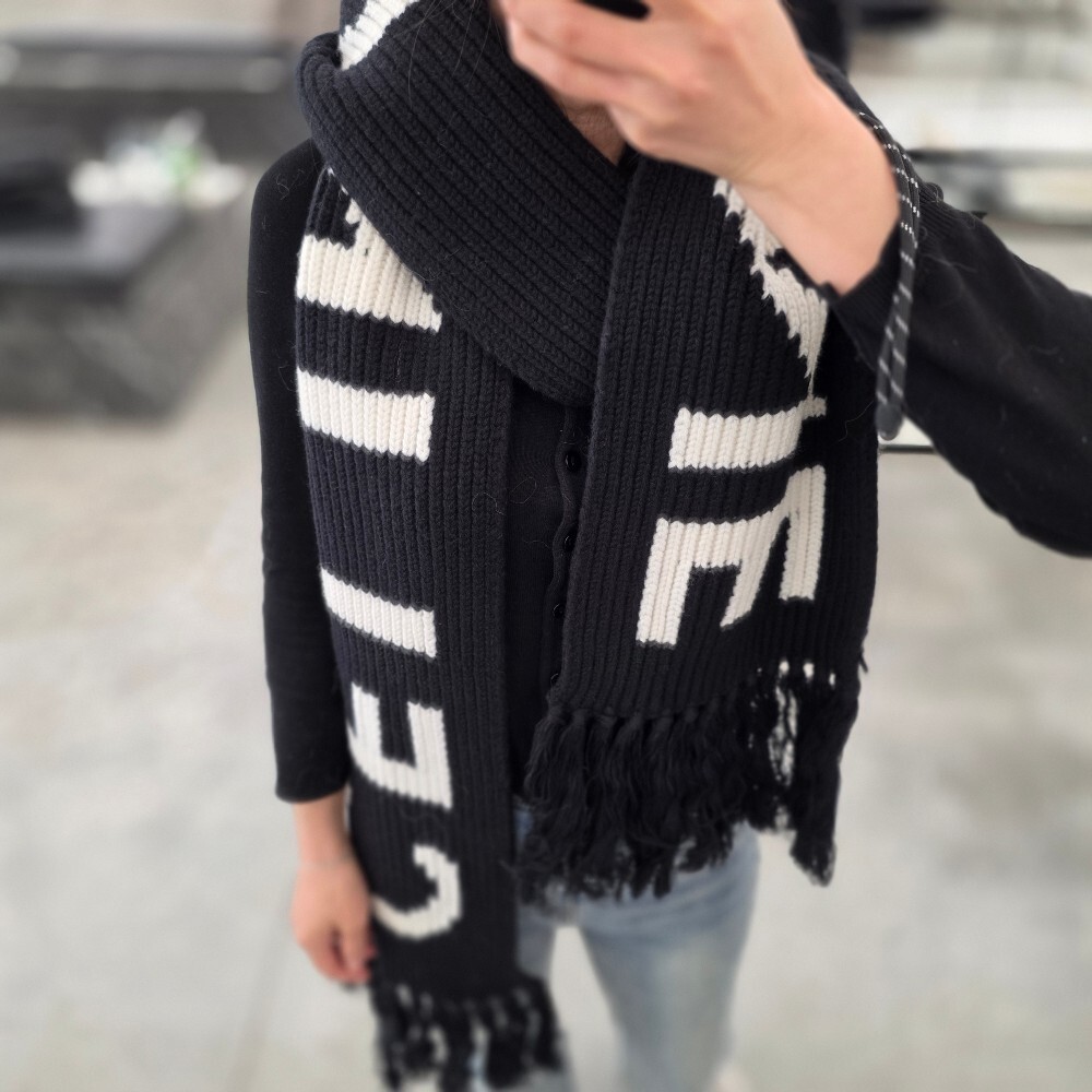 [아울렛] 셀린느 로고울 프린지 롱 머플러 2ADAT346Y.38EC