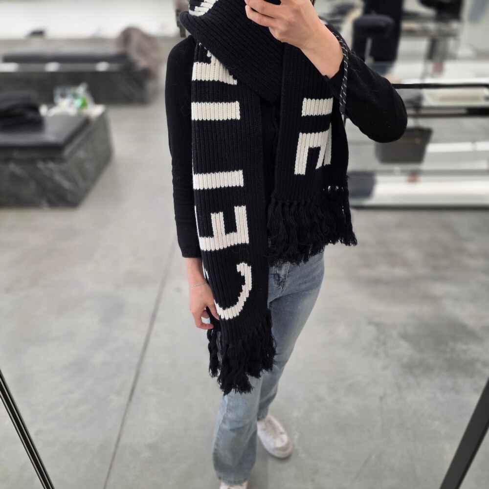 [아울렛] 셀린느 로고울 프린지 롱 머플러 2ADAT346Y.38EC