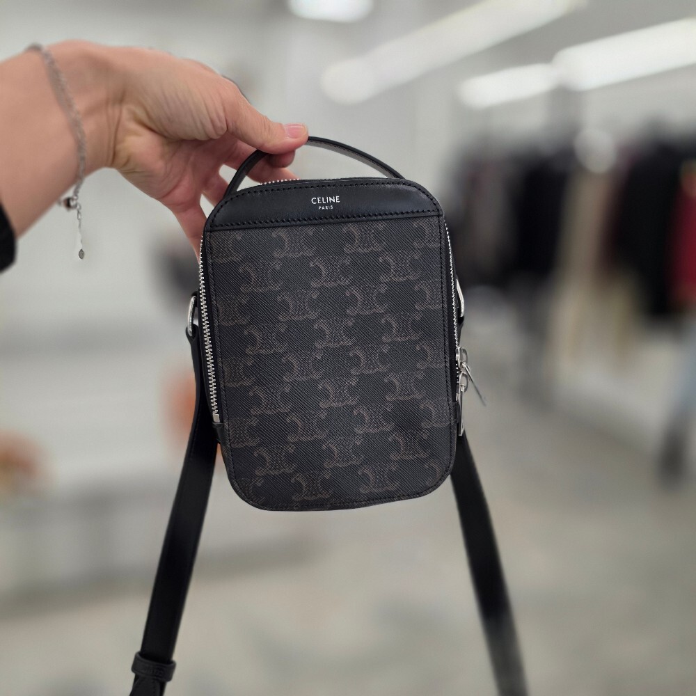 [아울렛] 셀린느 트리옹프 캔버스 버티칼 박스 메신적백 117712BZJ.38S