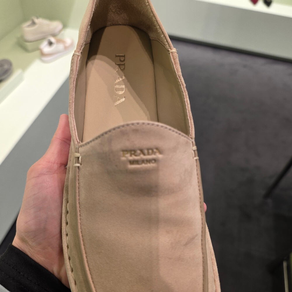 [아울렛] 프라다 스웨이드 여성 슬립온 1D945N