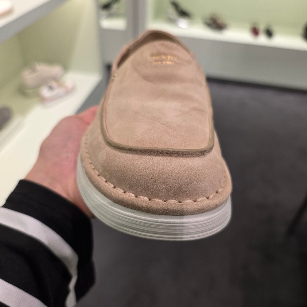 [아울렛] 프라다 스웨이드 여성 슬립온 1D945N