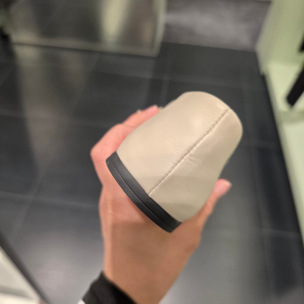 [아울렛] 미우미우 버클 스트랩 발레리나 플랫 5F210E