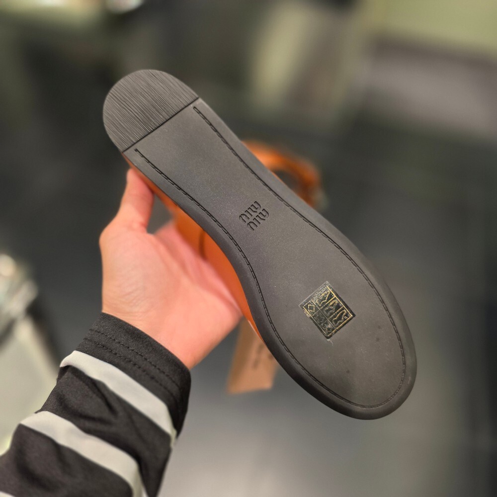 [아울렛] 미우미우 버클 스트랩 발레리나 플랫 5F210E