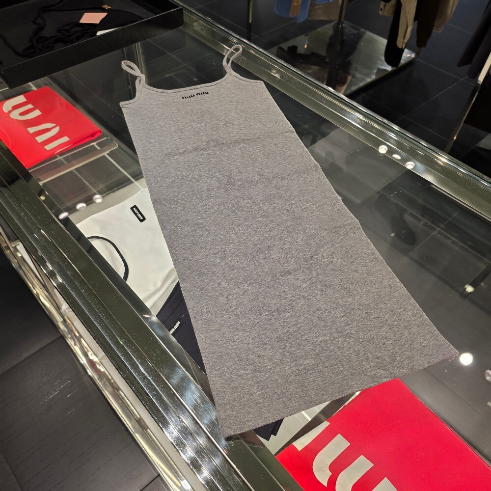 [아울렛] 미우미우 심리스 멜라지 롱 원피스 MJA901