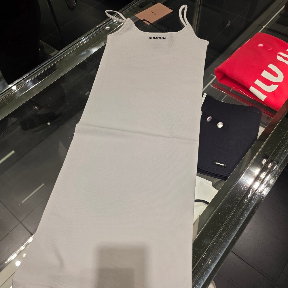 [아울렛] 미우미우 심리스 멜라지 롱 원피스 MJA901