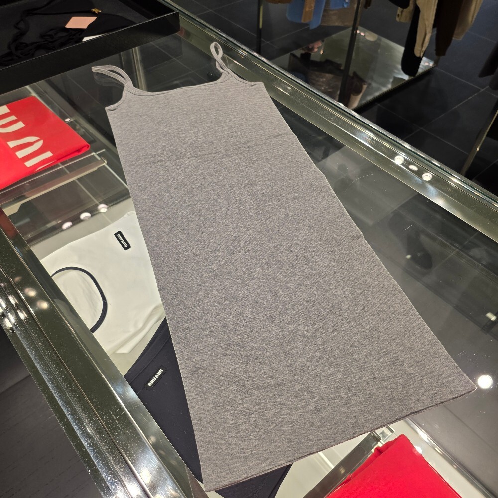 [아울렛] 미우미우 심리스 멜라지 롱 원피스 MJA901