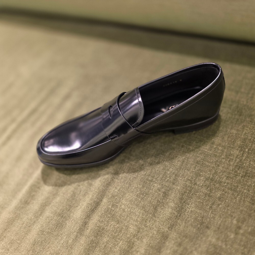 [아울렛] 프라다 브러시드 레더 남성 로퍼 2DE010