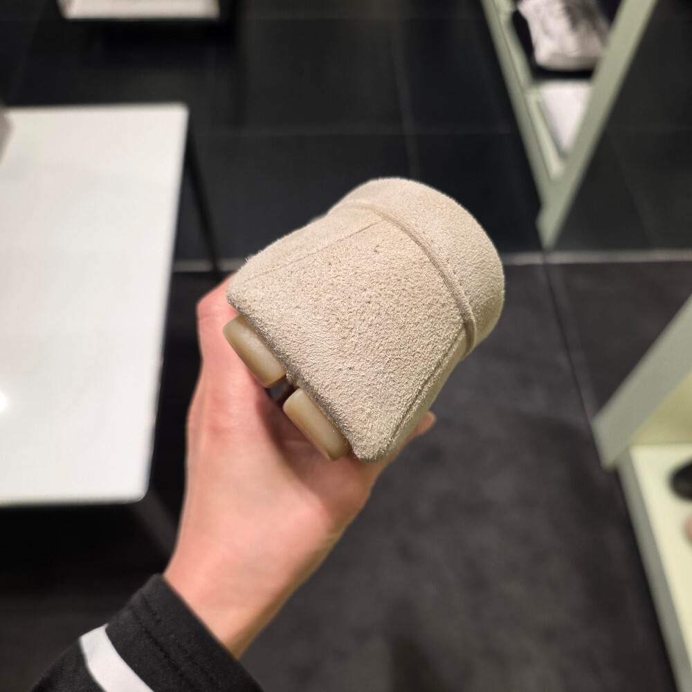 [아울렛] 프라다 삼각로고 스웨이드남성로퍼 2DD178