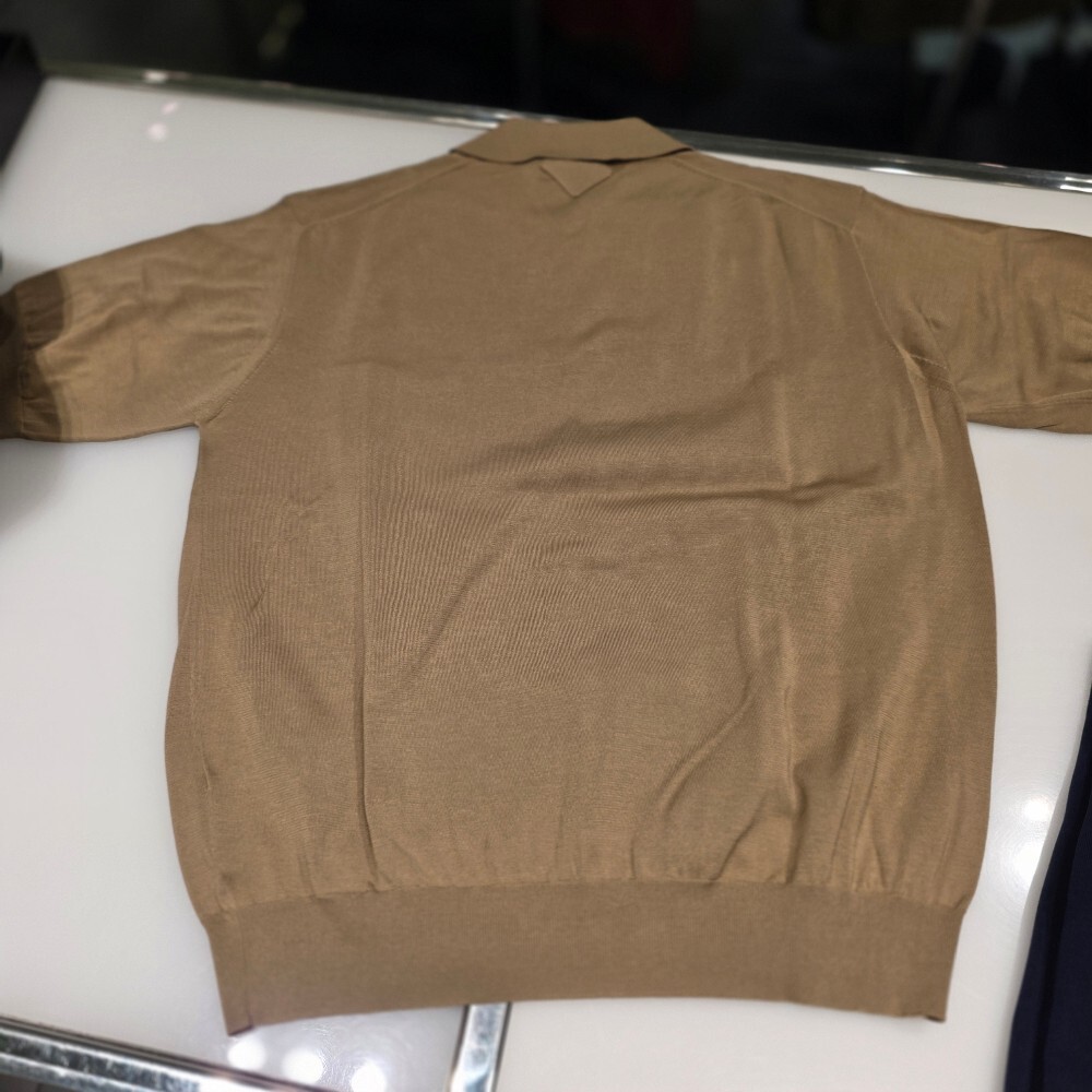 [아울렛] 프라다 파인 코튼 남성 폴로 티셔츠 UMB781