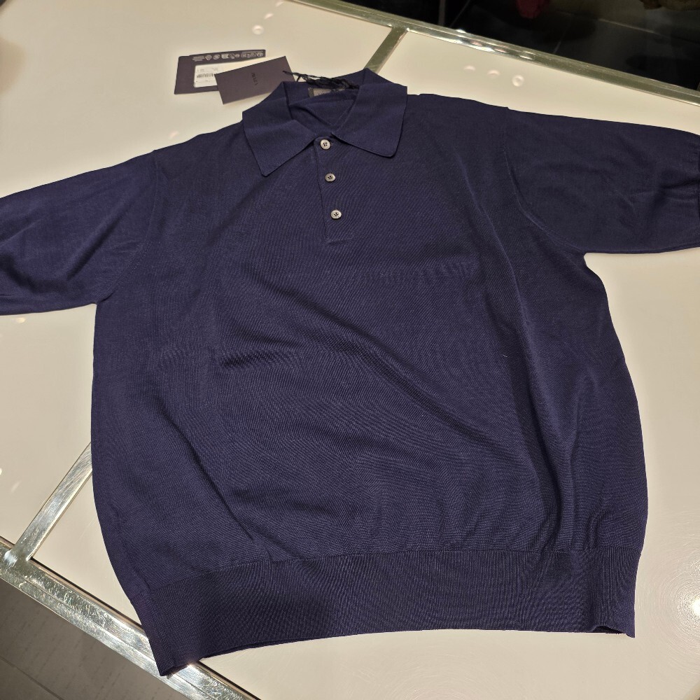 [아울렛] 프라다 파인 코튼 남성 폴로 티셔츠 UMB781