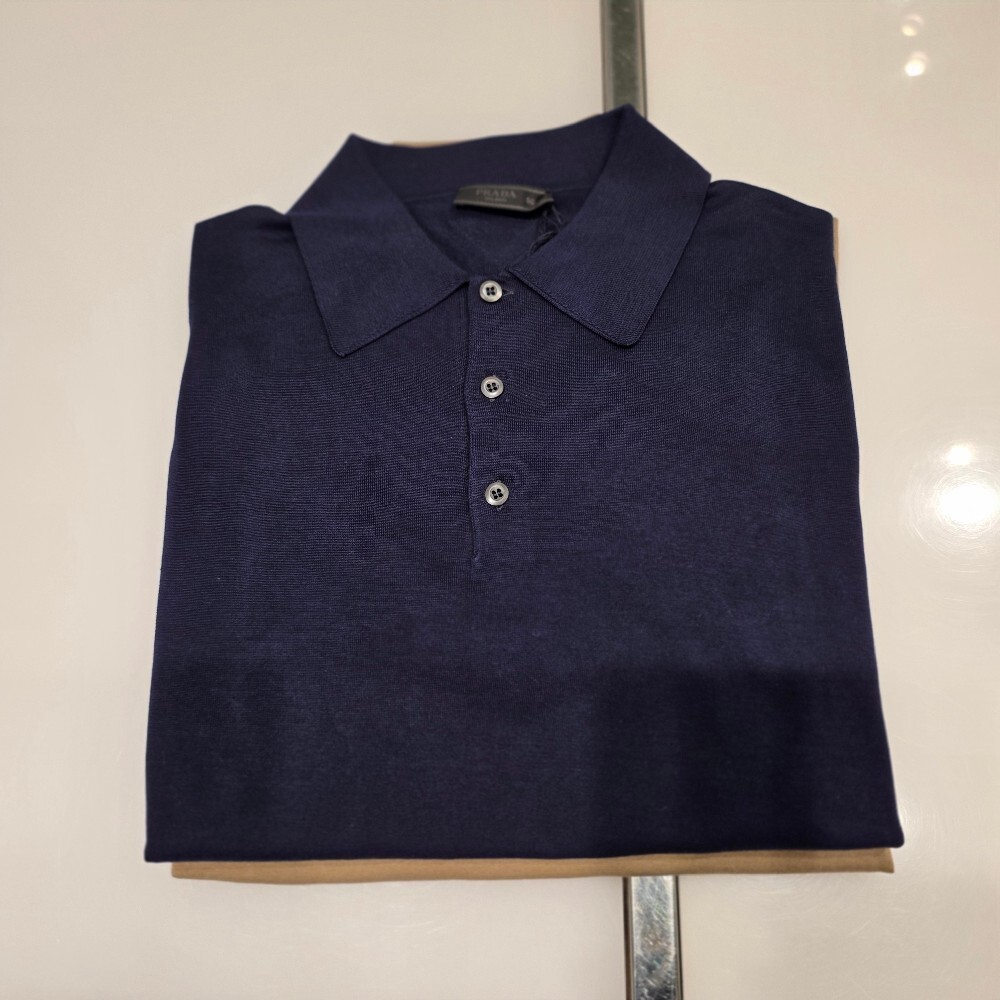 [아울렛] 프라다 파인 코튼 남성 폴로 티셔츠 UMB781