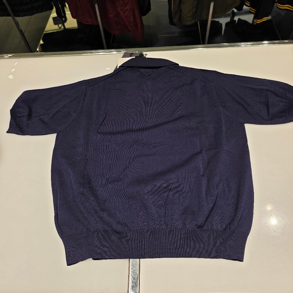 [아울렛] 프라다 파인 코튼 남성 폴로 티셔츠 UMB781