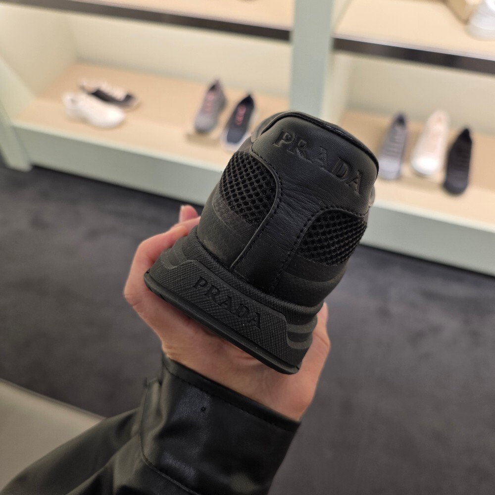 [아울렛] 프라다 프랙스 2.0 여성 스니커즈 1E920N