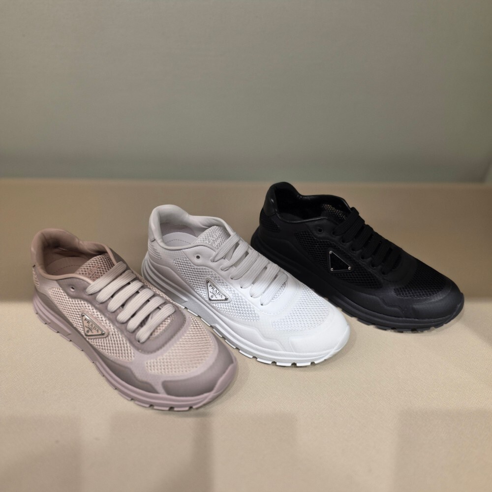 [아울렛] 프라다 프랙스 2.0 여성 스니커즈 1E920N