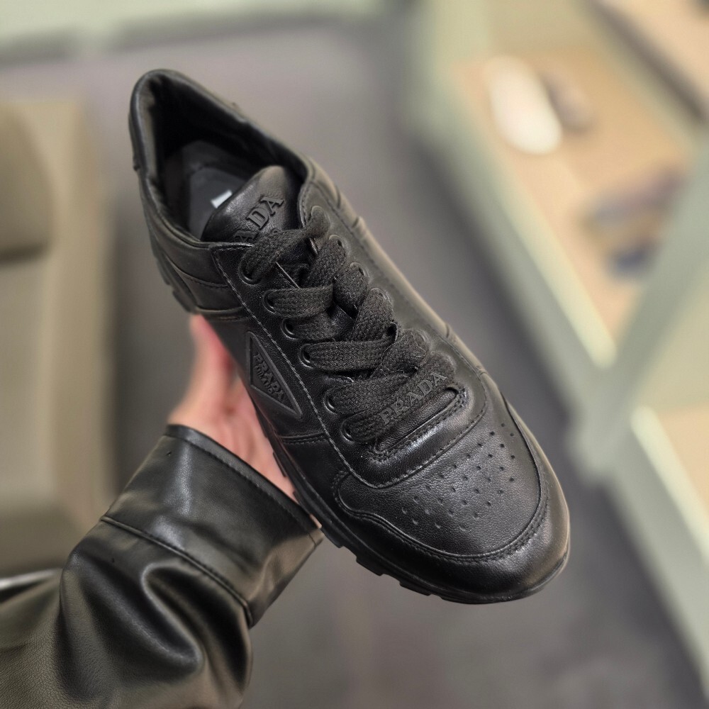 [아울렛] 프라다 나파가죽 여성 스니커즈 1E257O