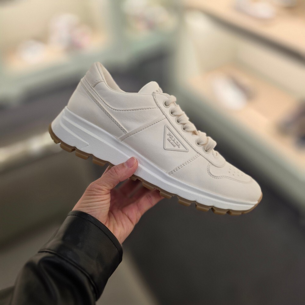 [아울렛] 프라다 나파가죽 여성 스니커즈 1E257O