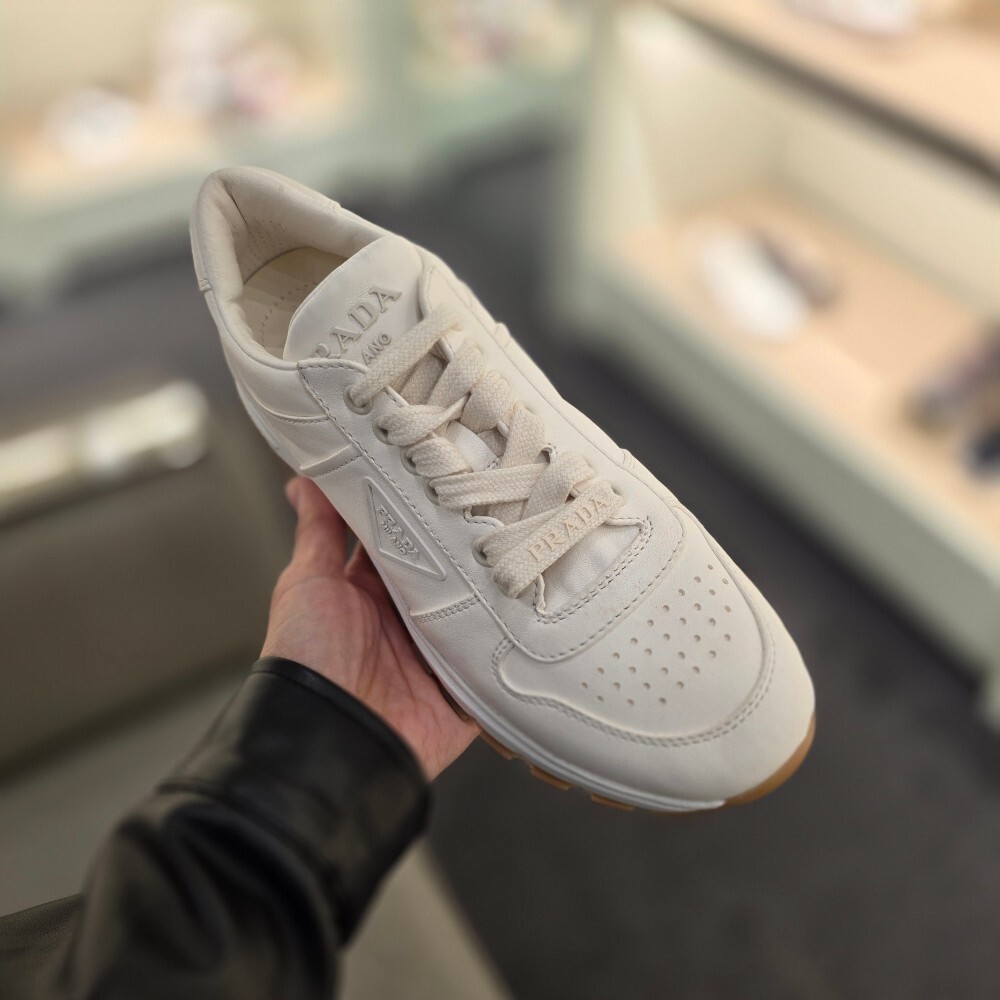 [아울렛] 프라다 나파가죽 여성 스니커즈 1E257O