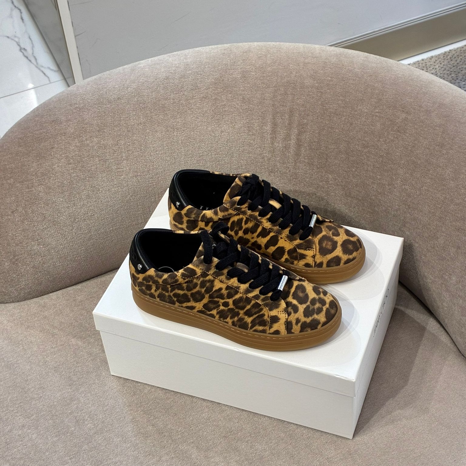 [아울렛] 지미추 ROME 레오파드 여성 스니커즈