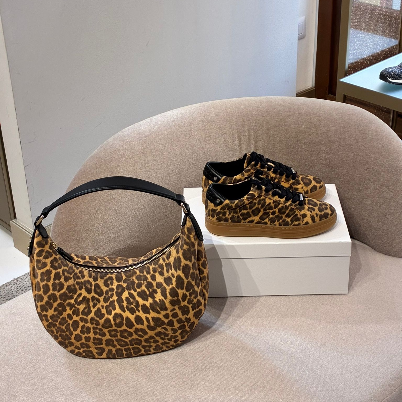 [아울렛] 지미추 ROME 레오파드 여성 스니커즈