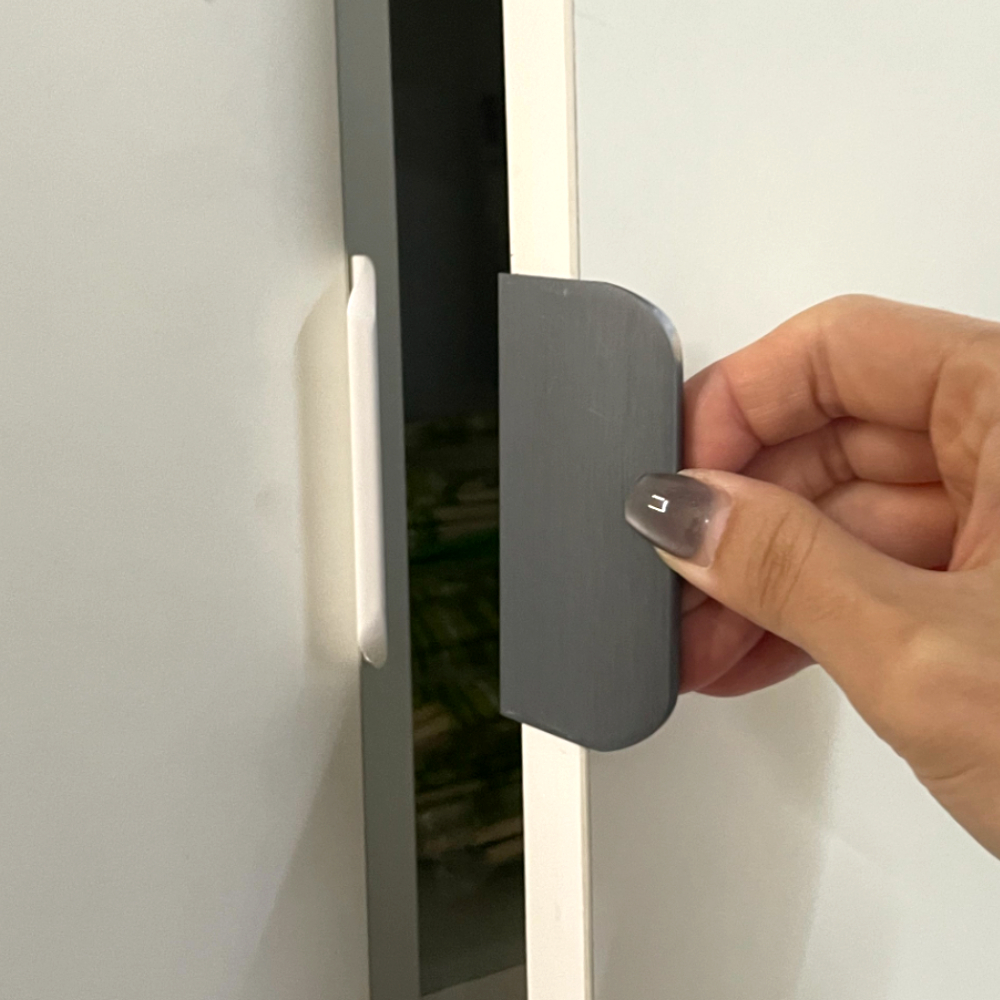 곡선형 플랩 히든손잡이 실버 80mm