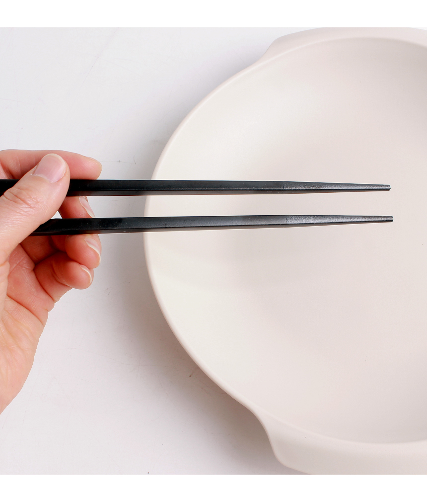 261-black-chopsticks_07.jpg