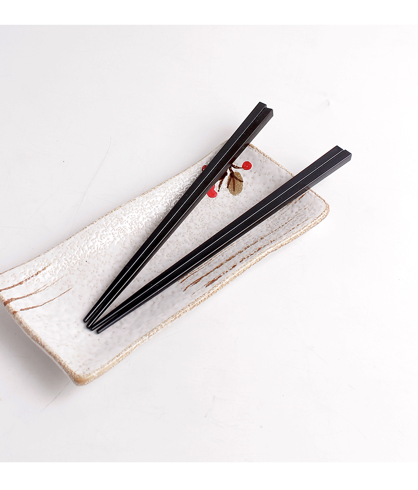 261-black-chopsticks_09.jpg