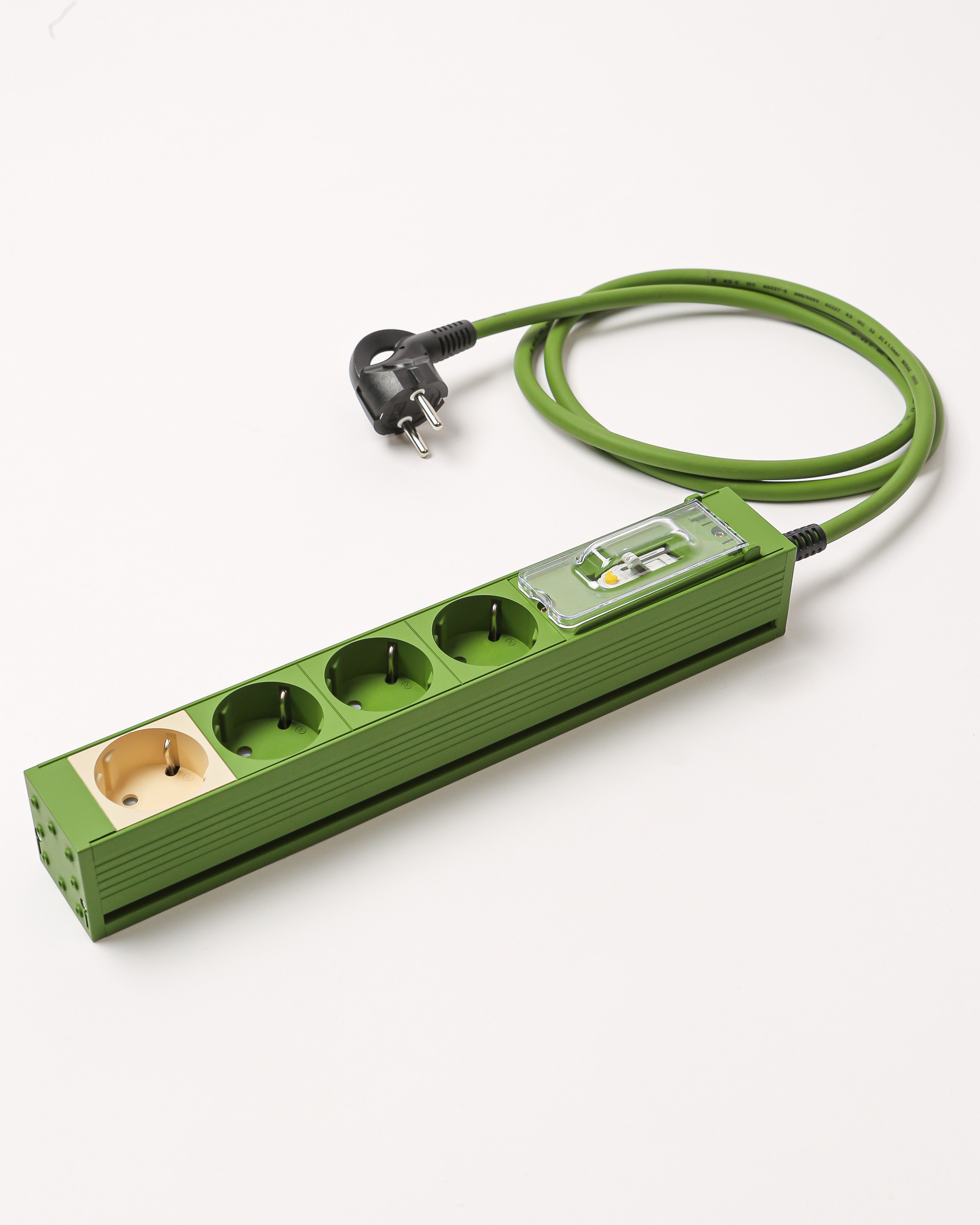 PP-C7219-1.5M 화재예방 자동소화 고용량 멀티탭 누전차단 16A 4구 1.5M 카키 DYM-EAL4