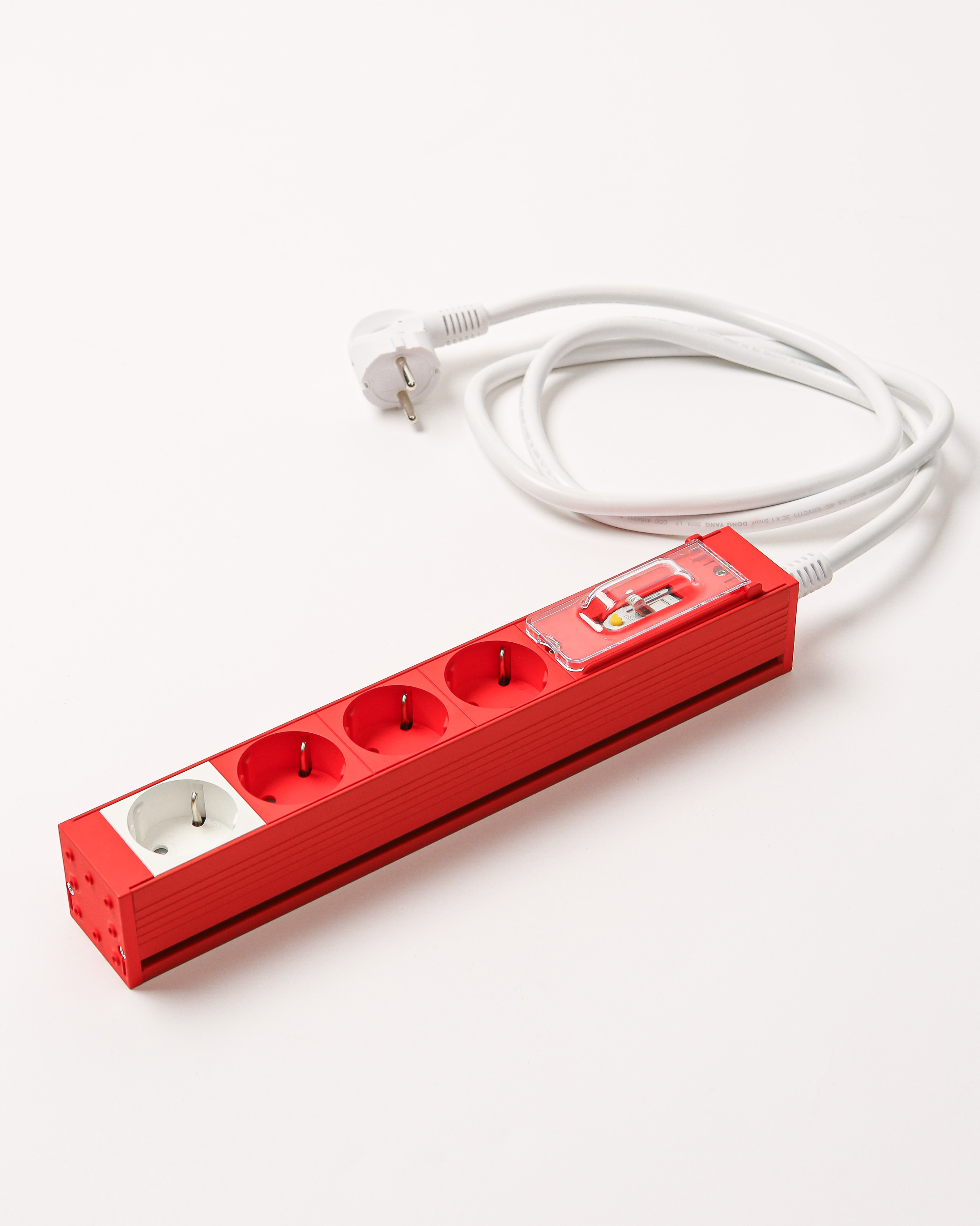 PP-C7220-1.5M 화재예방 자동소화 고용량 멀티탭 누전차단 16A 4구 1.5M 레드 DYM-EAL4