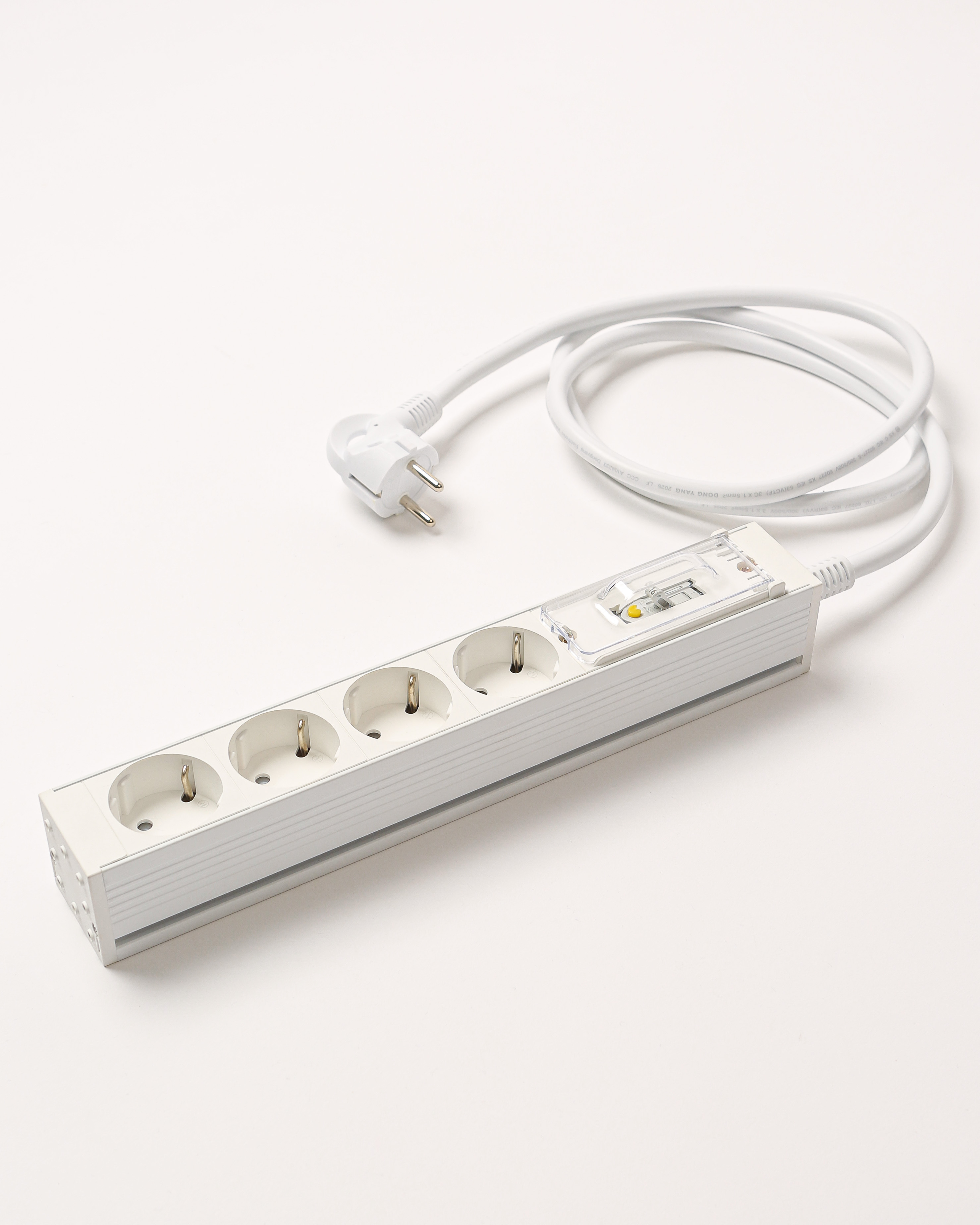 PP-C722-1.5M 화재예방 자동소화 고용량 멀티탭 누전차단 16A 4구 1.5M 화이트 DYM-EAL4