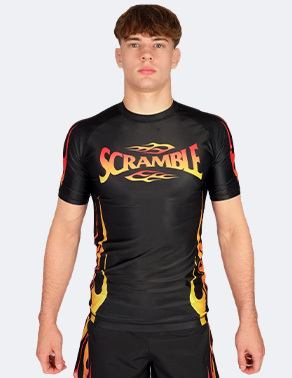 스크램블 1998 파이어 래쉬가드 숏슬리브 - 블랙