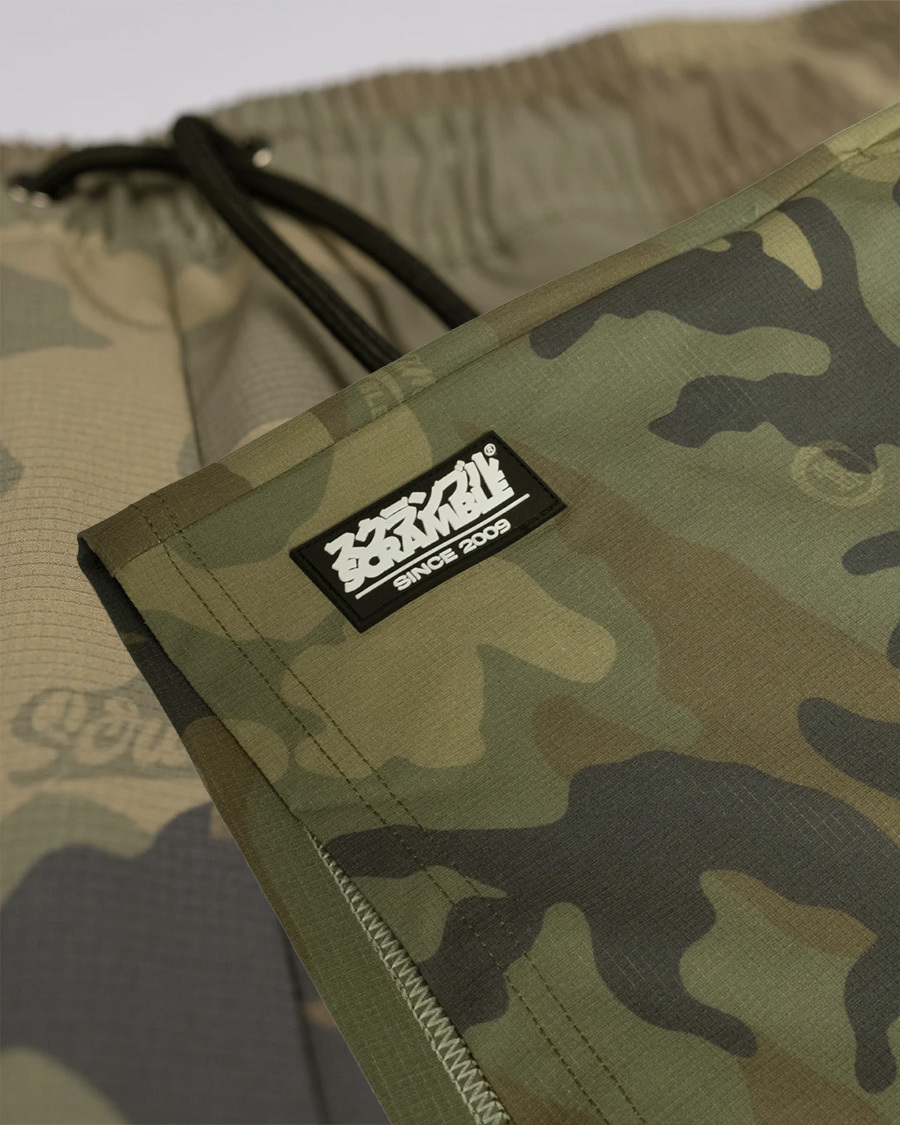 스크램블 액티브 쇼츠 - 우드랜드 카모