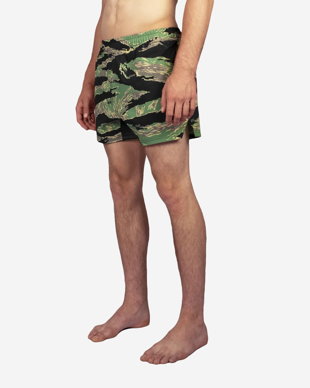 스크램블 하카타 트레이닝 쇼츠 - 타이거 카모