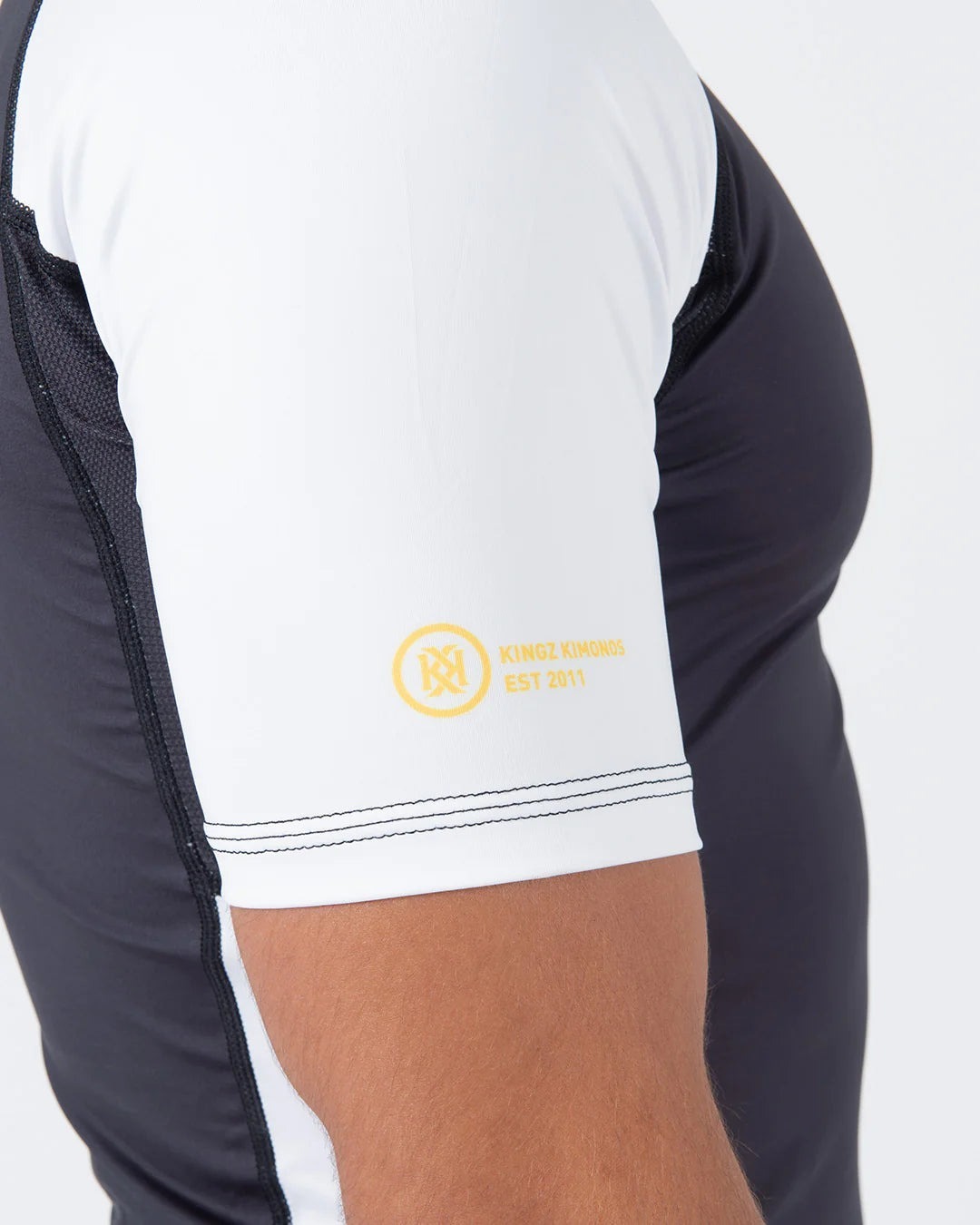 킹즈 랭크 퍼포먼스 V2 래쉬가드 숏슬리브 - 화이트